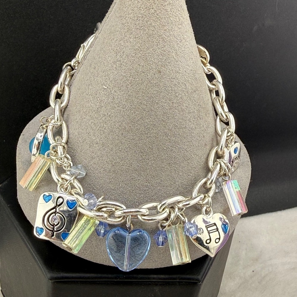 AJMC Charm Bracelet Silver Tone Music Heart Harmony 8"
